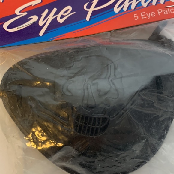 HALLOWEEN PIRATE EYE PATCHES AND NOVELTY BONE PENS - Picture 2 of 4